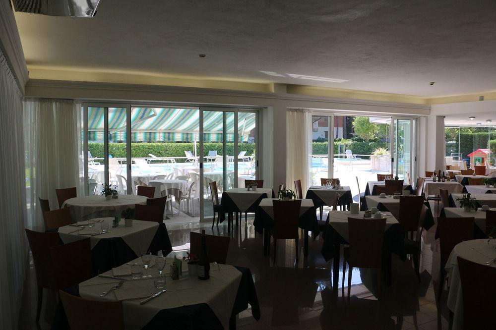 Hotel Smeraldo Lignano Sabbiadoro Eksteriør bilde